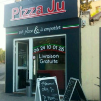 PIZZA JU outside