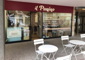 Il Panino inside