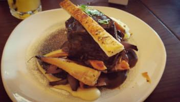 The Elm Tree food