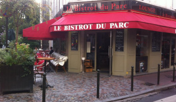 Le Bistrot du Parc inside