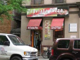 La Traviata Pizzeria outside