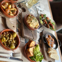 Santiago's Tapas Whitchurch food