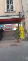 Pizza Carlone outside