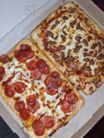 Neno's Pizza food