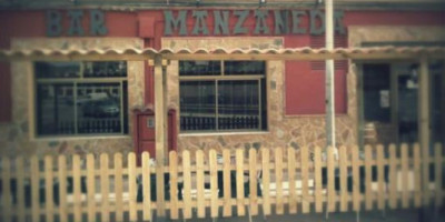 Manzaneda outside