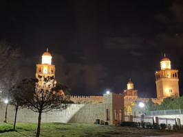 Alhussein Public Parks inside