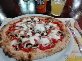 Pizzeria La Lampara food