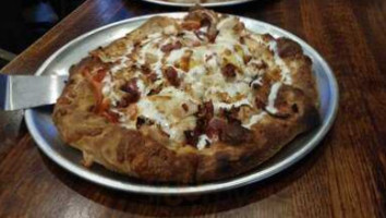 Caliente Pizza Draft House food