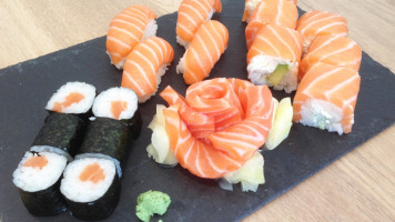 Lady Sushi Castelnau inside