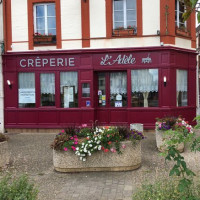 Creperie L'adele outside