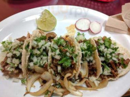 Los Temos Taqueria food