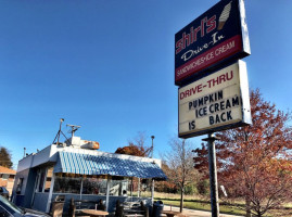 Shirl's Drive In Of Zion inside