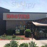 Hooters outside