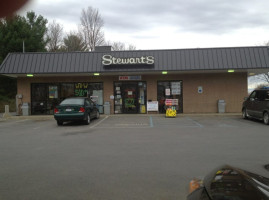 Stewart's Shops outside