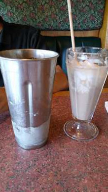 Shari's