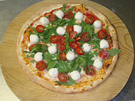 Tuttopizza food