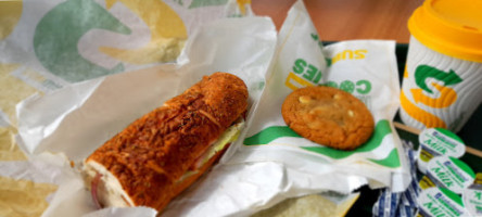 Subway Navan Town Centre food