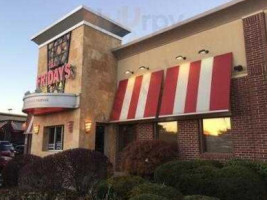 TGI Fridays outside