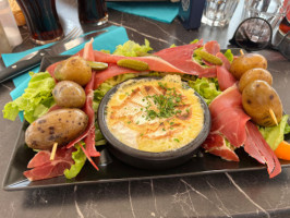 Les Pieds Sous La Table food