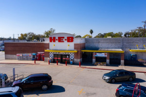 H-e-b Bakery outside