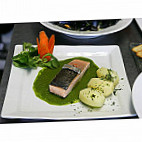 The Six Bells food