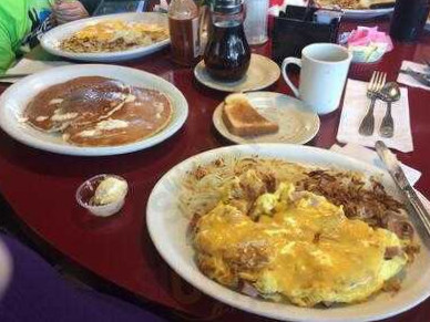 Dina's Family Restaurant