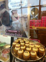 Smallcakes: A Cupcakery Of Naperville food