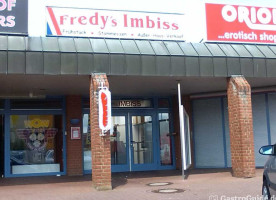 Fredy`s Imbiß outside