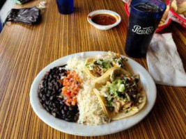 Wahoo's Fish Taco food