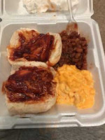 Whaley's Blazin Bbq food