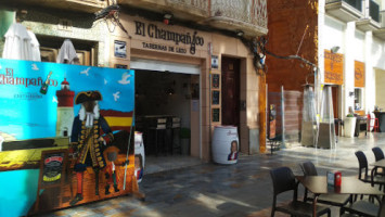 El Champanico inside