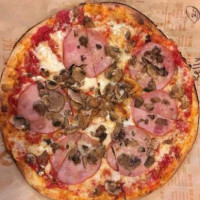 Blaze Pizza food