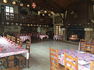 Auberge du Mollard inside