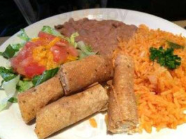 Mena's Texmex Grill food