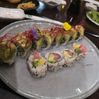 Unki Sushi food