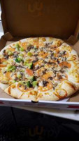 Nino's Pizza food