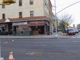 Danny's Pizzeria (bushwick) outside