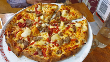 Pizza Café food