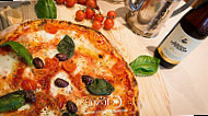 Pizzeria Cigno food