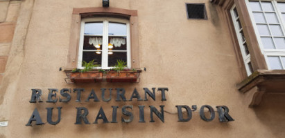 Au Raisin d'Or outside