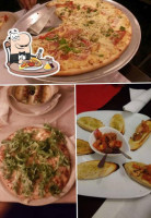 Divina Pizza food