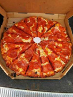 Round Table Pizza food