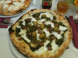 Pizzeria 48 Ore food