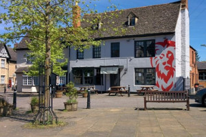 The Red Lion outside