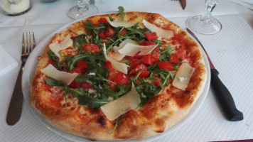 Pizza Amalfi food