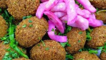 Rafic Falafel Express food