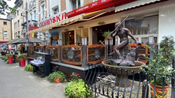 Bistro Gdanska outside