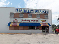 Flowers Bakery Outlet Wonder Bread Tastykake outside