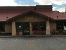 Shari's Cafe And Pies outside