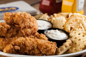 Pluckers Wing food